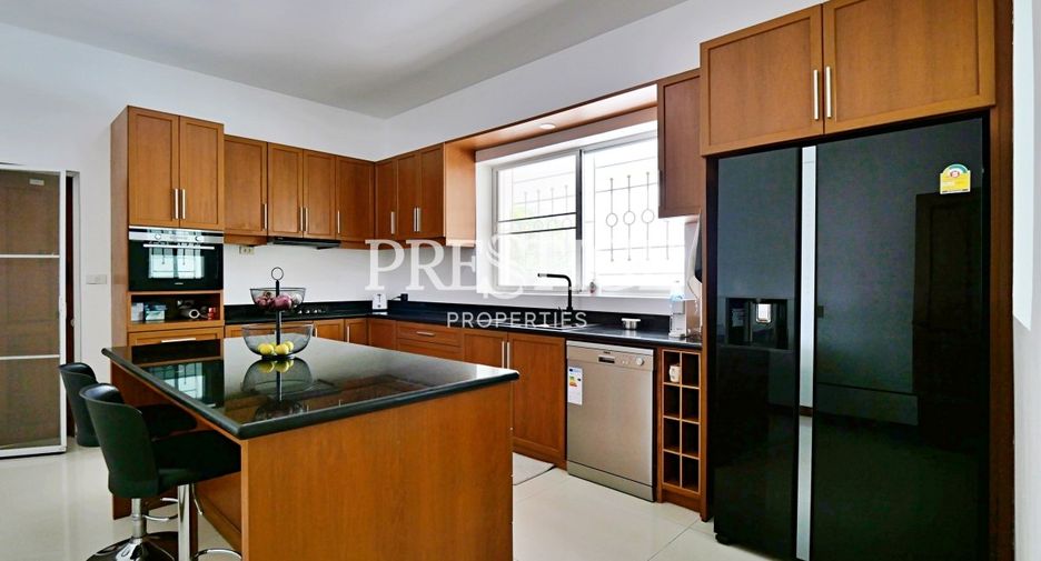 For sale and for rent 5 bedrooms house in Bang Lamung, Chonburi