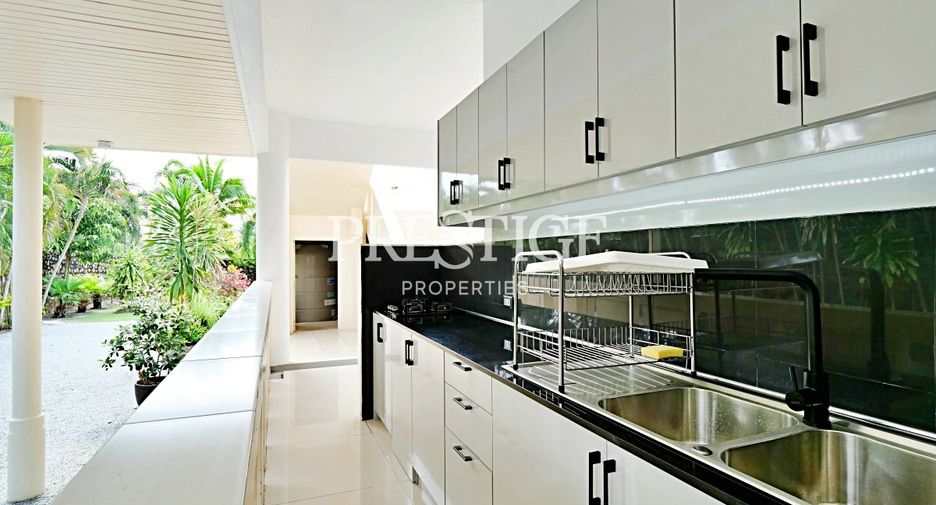 For sale and for rent 5 bedrooms house in Bang Lamung, Chonburi