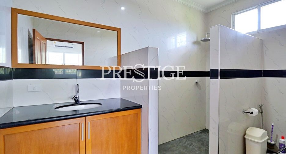 For sale and for rent 5 bedrooms house in Bang Lamung, Chonburi