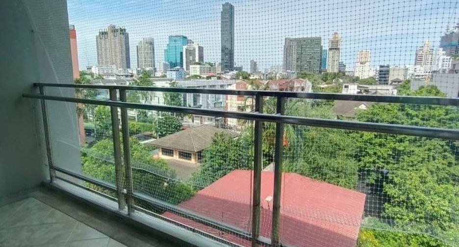 For rent 2 bedrooms condo in Watthana, Bangkok