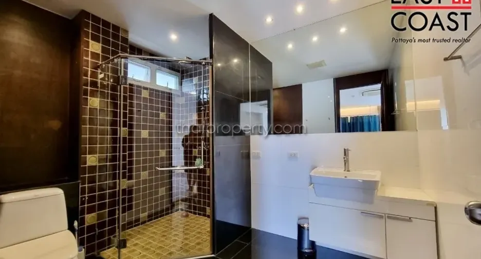 For rent 2 bedrooms condo in Bang Lamung, Chonburi