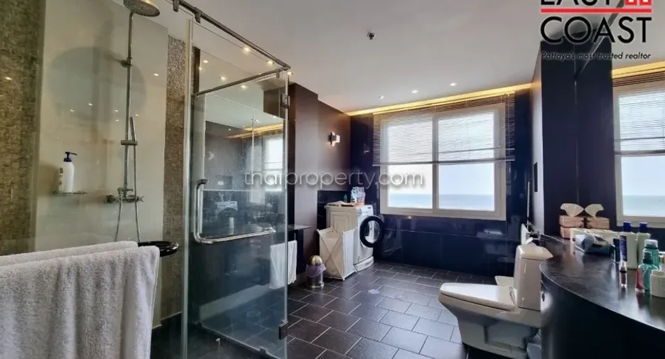 For rent 2 bedrooms condo in Bang Lamung, Chonburi