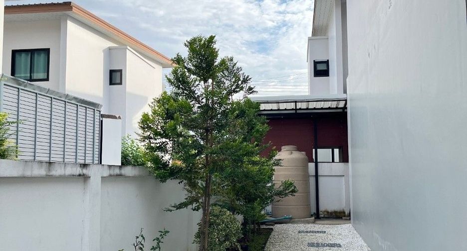 For sale 4 Beds townhouse in San Sai, Chiang Mai