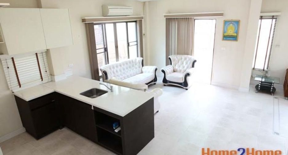 For sale 3 bedrooms house in Mueang Nonthaburi, Nonthaburi