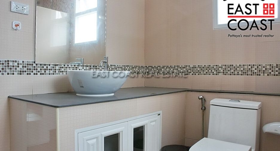 Продажа 3 спальни дом в Саттахип, Чонбури