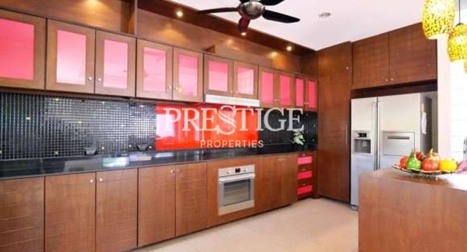 For sale 5 bedrooms house in Bang Lamung, Chonburi
