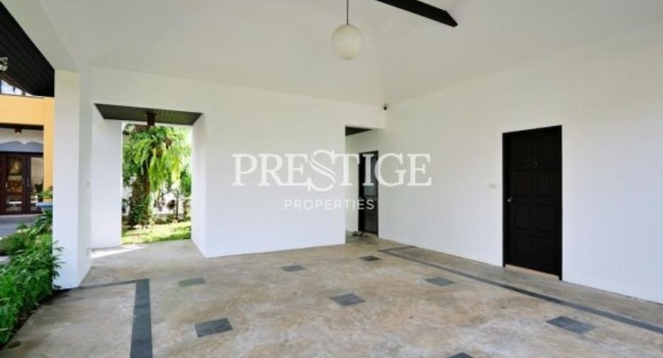 For sale 5 bedrooms house in Bang Lamung, Chonburi
