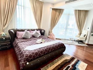 For sale 5 Beds condo in Huai Khwang, Bangkok