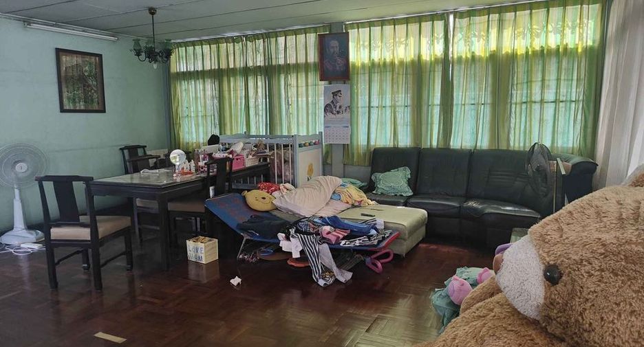 For sale 2 Beds house in Thon Buri, Bangkok