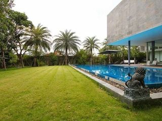 For sale 6 bed villa in Bang Phli, Samut Prakan