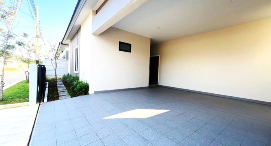 For sale 3 bedrooms house in East Pattaya, Pattaya