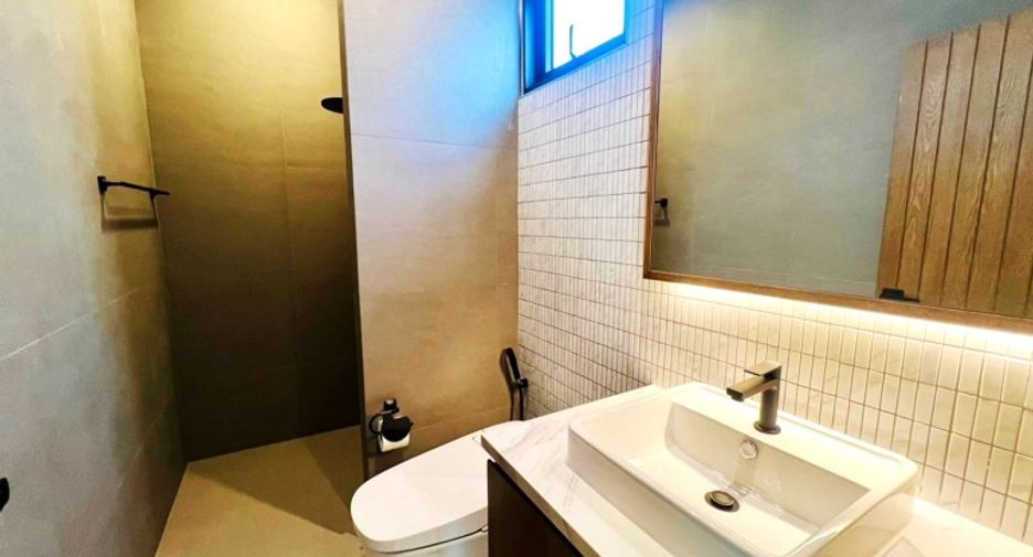 For sale 3 bedrooms house in East Pattaya, Pattaya