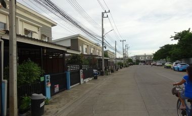 Reihenhaus zum Kauf mit 3 Zimmer in Mueang Pathum Thani, Pathum Thani