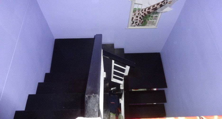 ขาย 3 ห้องนอน ทาวน์เฮ้าส์ ใน เมืองปทุมธานี, ปทุมธานี