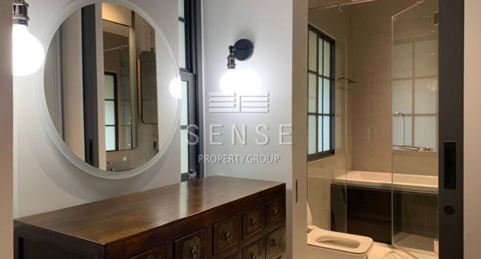 For rent 4 bedrooms townhouse in Khlong Toei, Bangkok