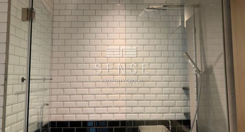 For rent 4 bedrooms townhouse in Khlong Toei, Bangkok