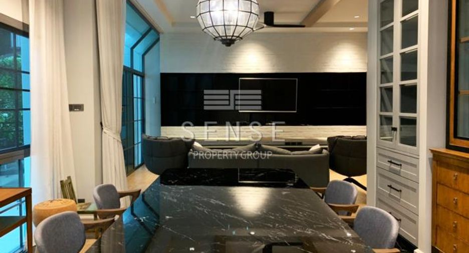 For rent 4 bedrooms townhouse in Khlong Toei, Bangkok