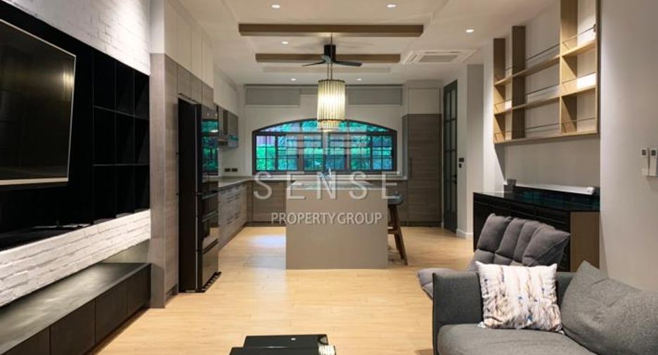 For rent 4 bedrooms townhouse in Khlong Toei, Bangkok
