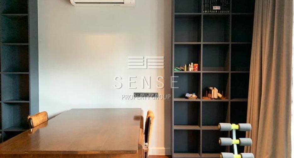 For rent 4 bedrooms townhouse in Khlong Toei, Bangkok