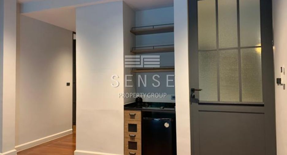For rent 4 bedrooms townhouse in Khlong Toei, Bangkok
