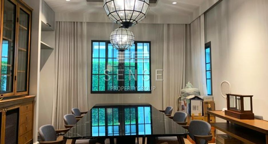 For rent 4 bedrooms townhouse in Khlong Toei, Bangkok