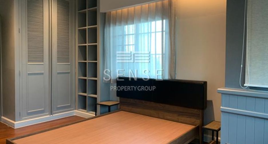 For rent 4 bedrooms townhouse in Khlong Toei, Bangkok