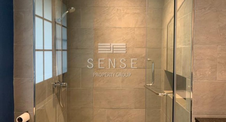 For rent 4 bedrooms townhouse in Khlong Toei, Bangkok