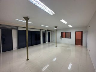 For rent warehouse in Mueang Samut Prakan, Samut Prakan