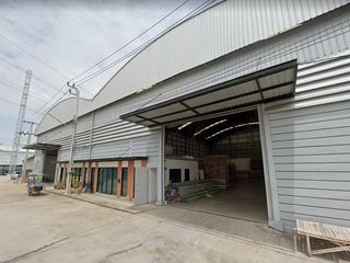 For rent warehouse in Mueang Samut Prakan, Samut Prakan