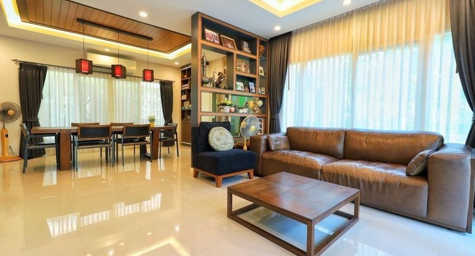 For sale 4 bedrooms house in Bang Khae, Bangkok