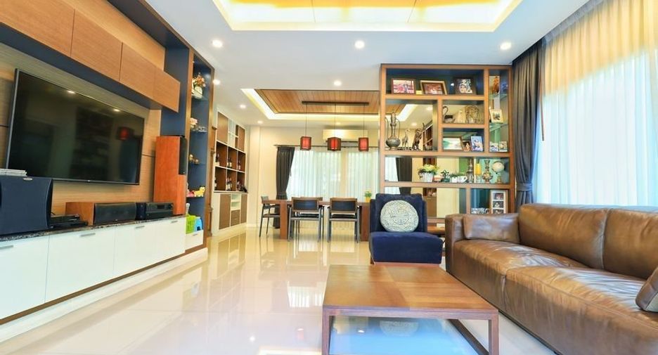 For sale 4 bedrooms house in Bang Khae, Bangkok