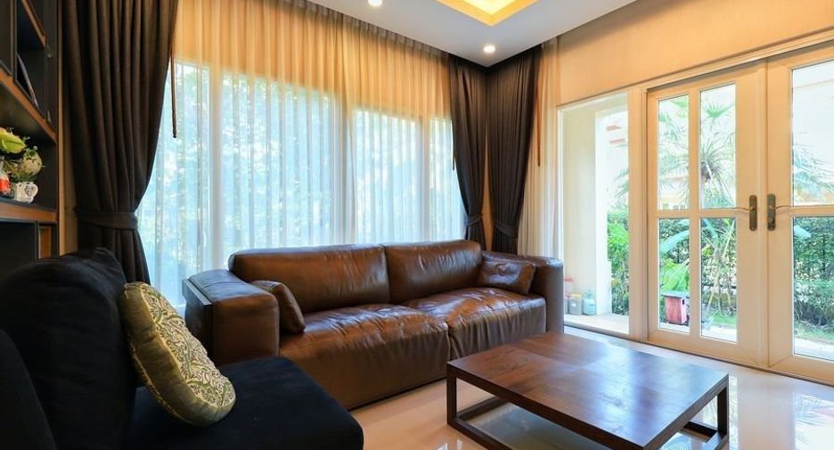 For sale 4 bedrooms house in Bang Khae, Bangkok