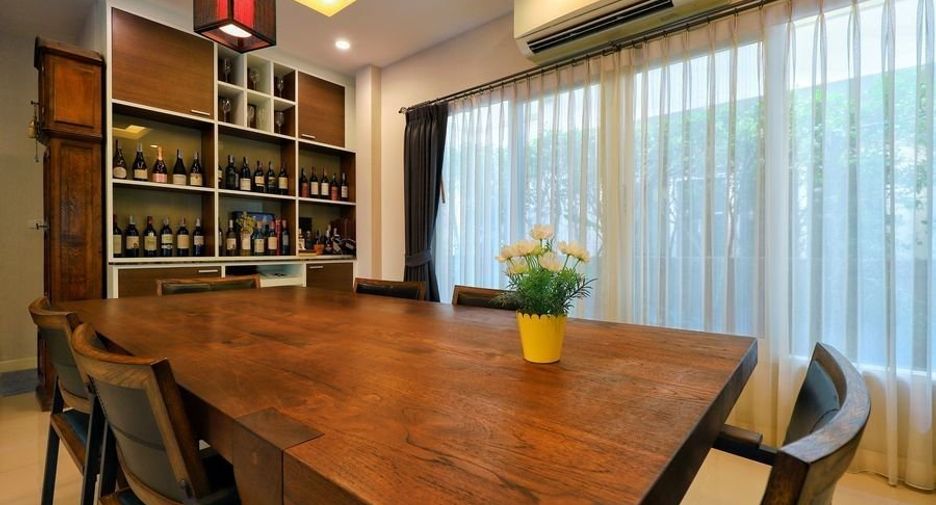 For sale 4 bedrooms house in Bang Khae, Bangkok