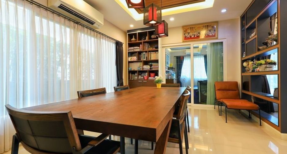 For sale 4 bedrooms house in Bang Khae, Bangkok