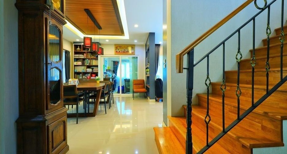 For sale 4 bedrooms house in Bang Khae, Bangkok
