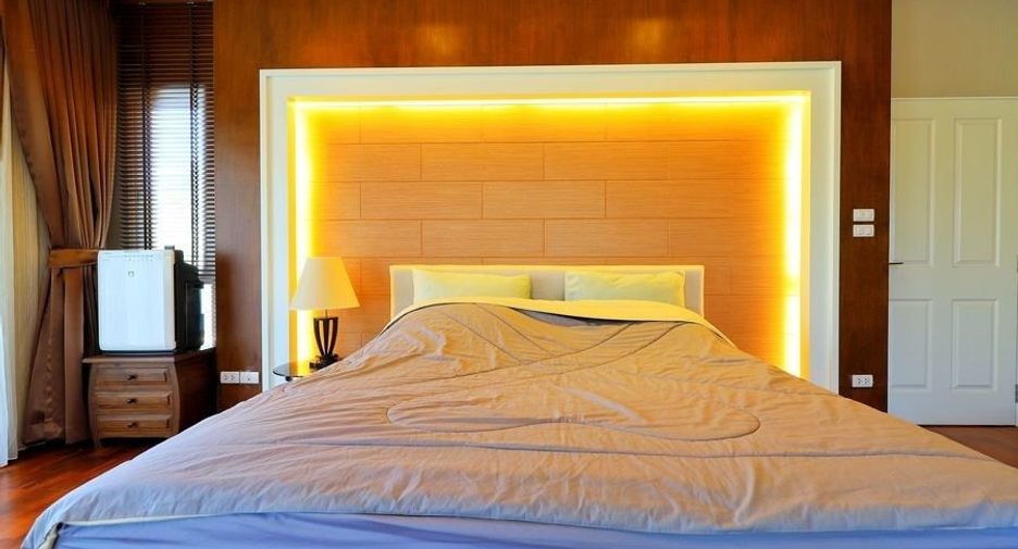For sale 4 bedrooms house in Bang Khae, Bangkok