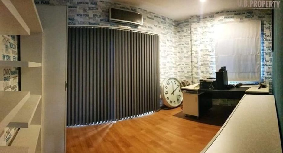 Casa en alquiler y en venta de 4 habitaciones en Si Racha, Chonburi