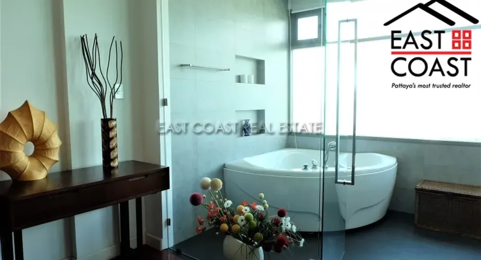 For sale 3 ベッドルーム condo in Bang Lamung, Chonburi
