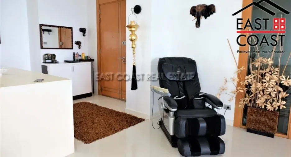 For sale 3 ベッドルーム condo in Bang Lamung, Chonburi