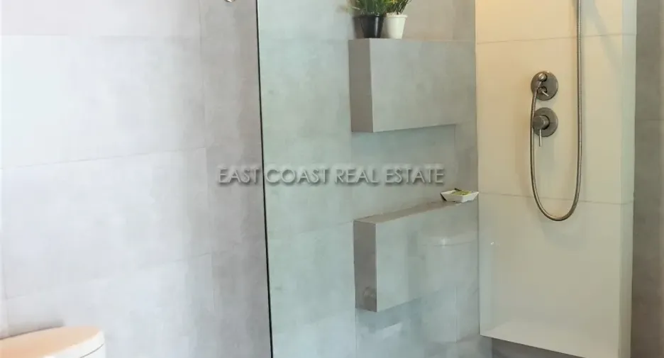 For sale 3 ベッドルーム condo in Bang Lamung, Chonburi