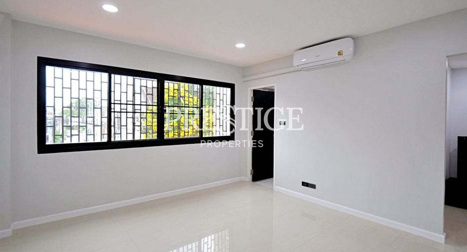 For sale and for rent 4 bedrooms house in Bang Lamung, Chonburi
