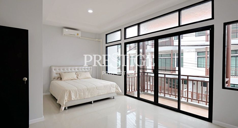 For sale and for rent 4 bedrooms house in Bang Lamung, Chonburi