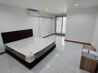For rent 1 bed office in Bang Na, Bangkok