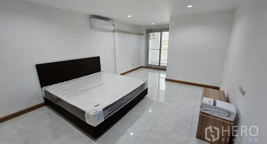 For rent office in Bang Na, Bangkok