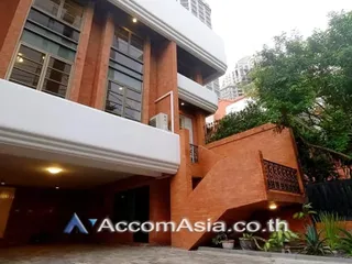 For rent 3 Beds townhouse in Pathum Wan, Bangkok