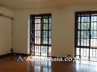 For rent 3 bed townhouse in Pathum Wan, Bangkok