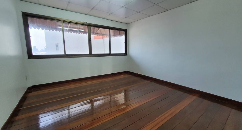 For rent and for sale 10 bed office in Khlong Toei, Bangkok