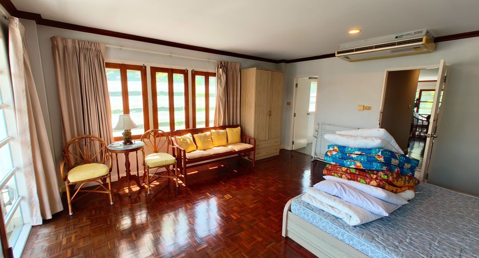 For sale 3 bed townhouse in Hua Hin, Prachuap Khiri Khan
