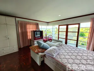 For sale 3 bed townhouse in Hua Hin, Prachuap Khiri Khan