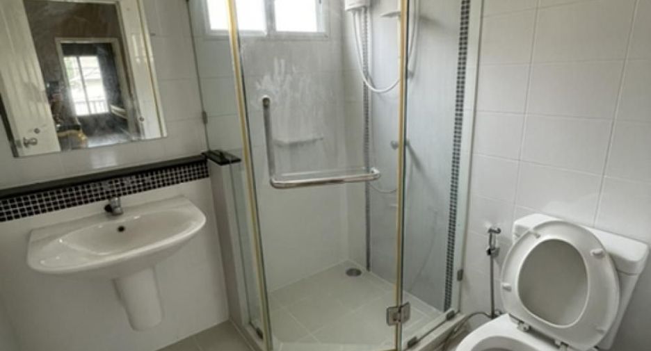 For rent 3 Beds townhouse in Suan Luang, Bangkok